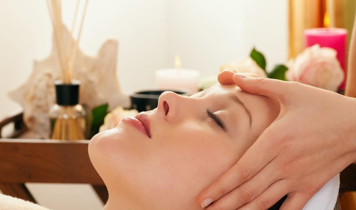 Massage with cleansing oil for too long can cause red blood